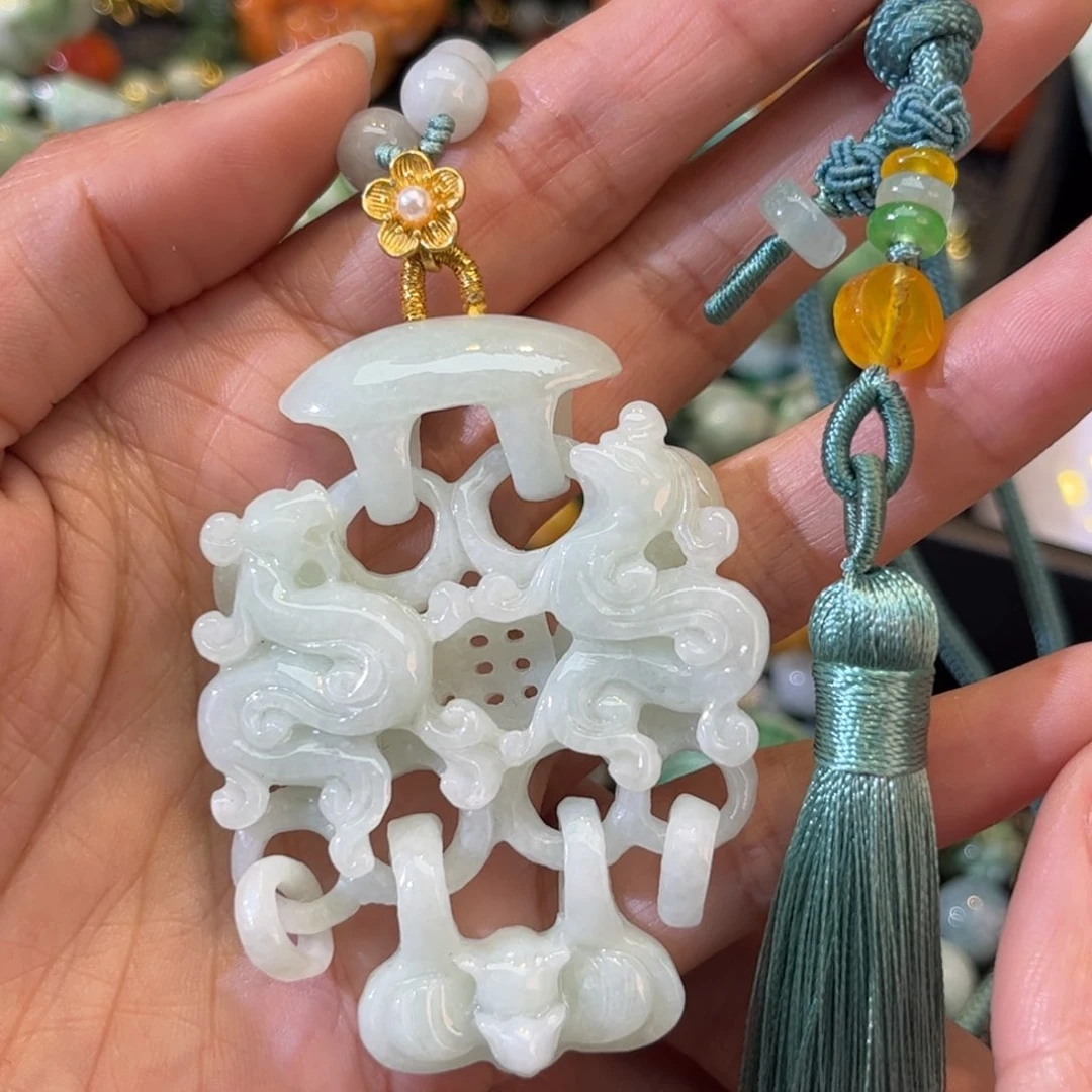 翡翠颈饰未镶嵌待编款