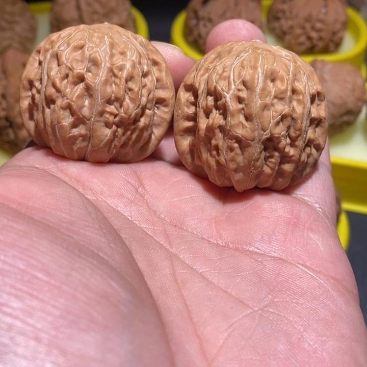 文玩核桃吊坠铁锤38