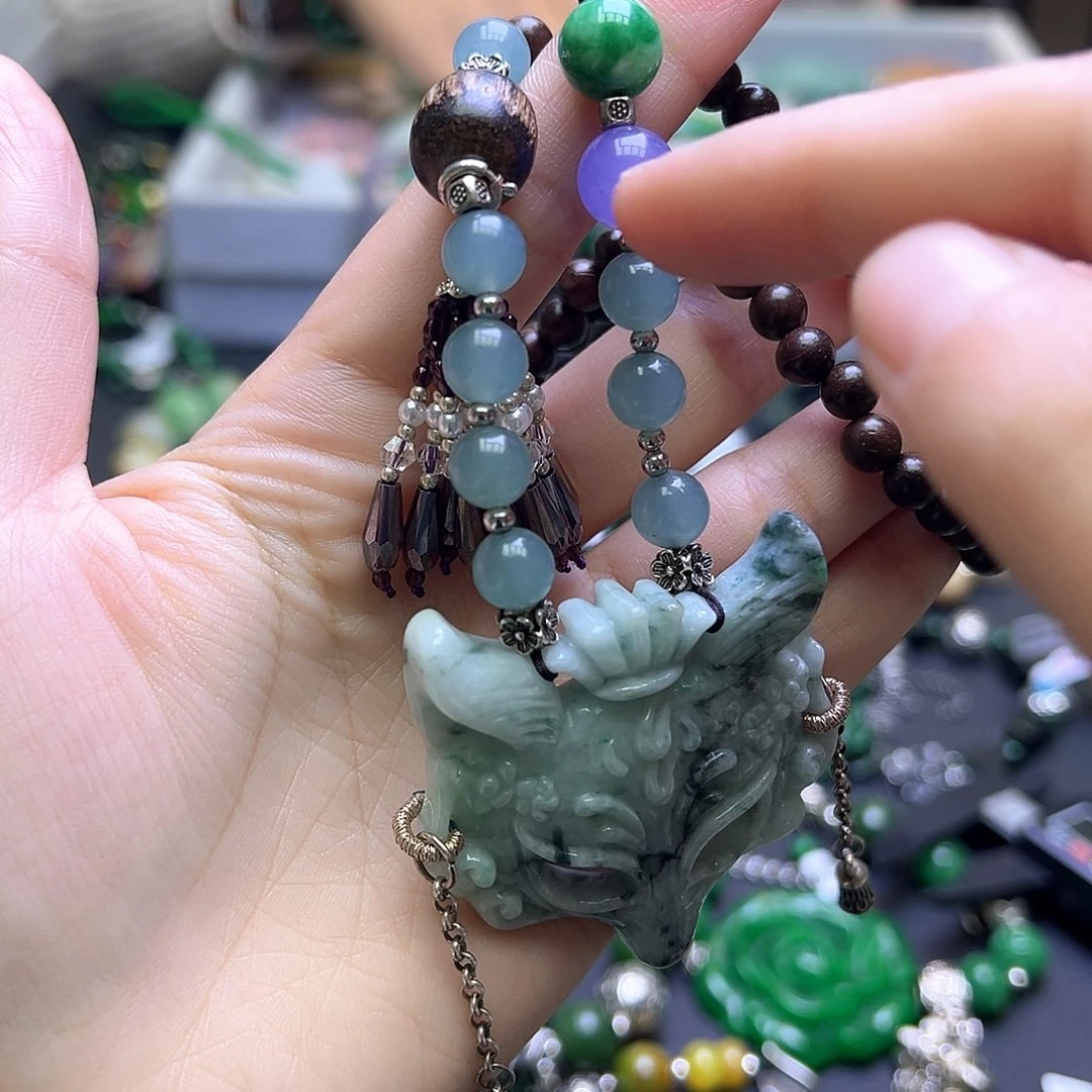 翡翠未镶嵌颈饰99