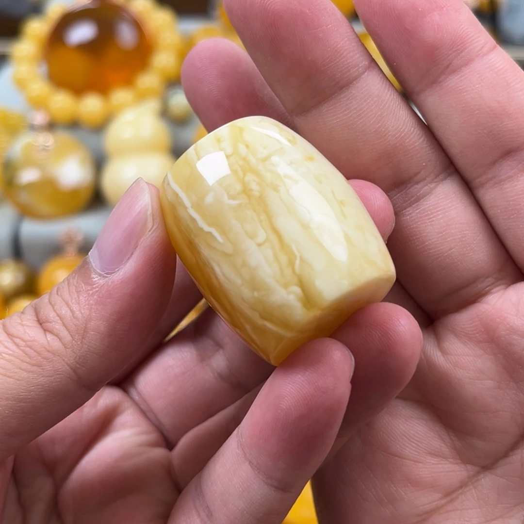 蜜蜡未镶嵌珠宝奇石