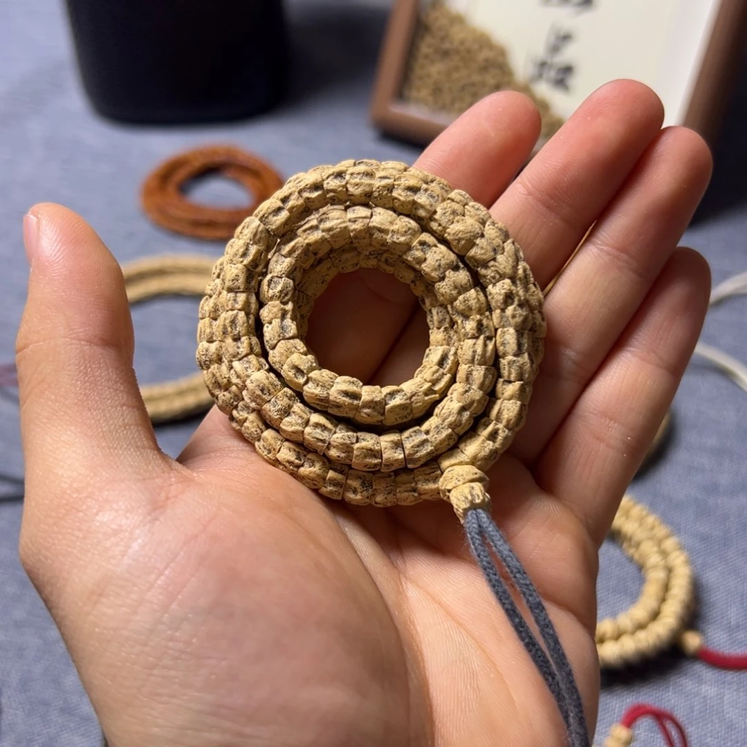 柏香籽/百香籽吊坠睡**觉