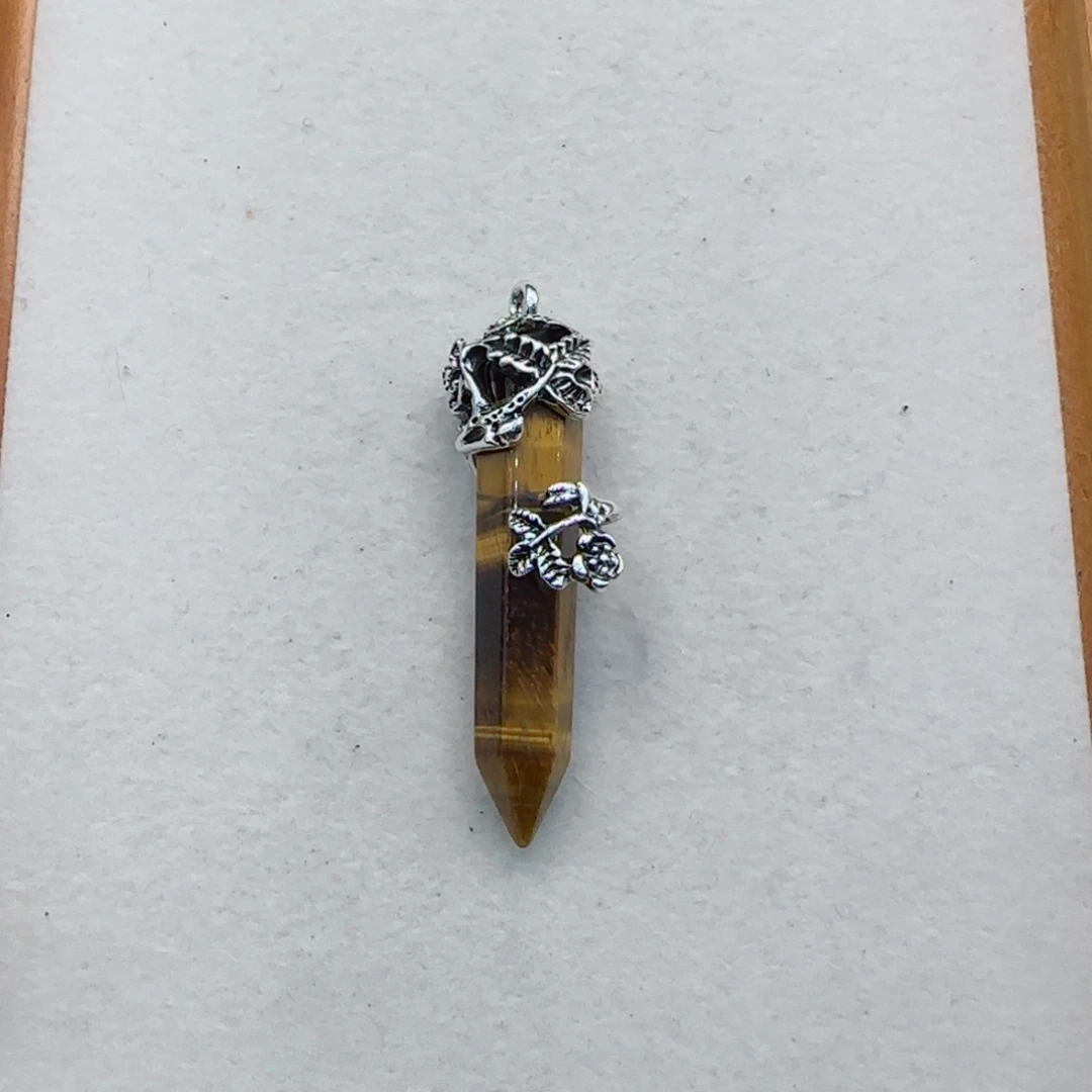 玛瑙/玉髓未镶嵌珠宝半成品虎眼石吊坠一个