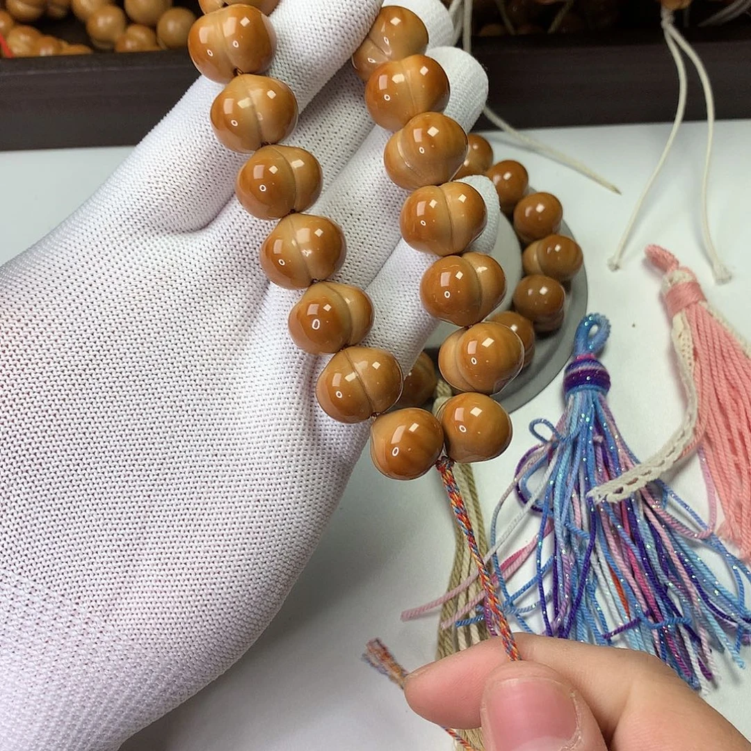 蝎***，桃核吊坠柯基屁桃