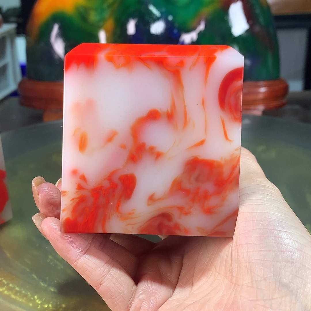 月***亮石材巴西红宝摆件
