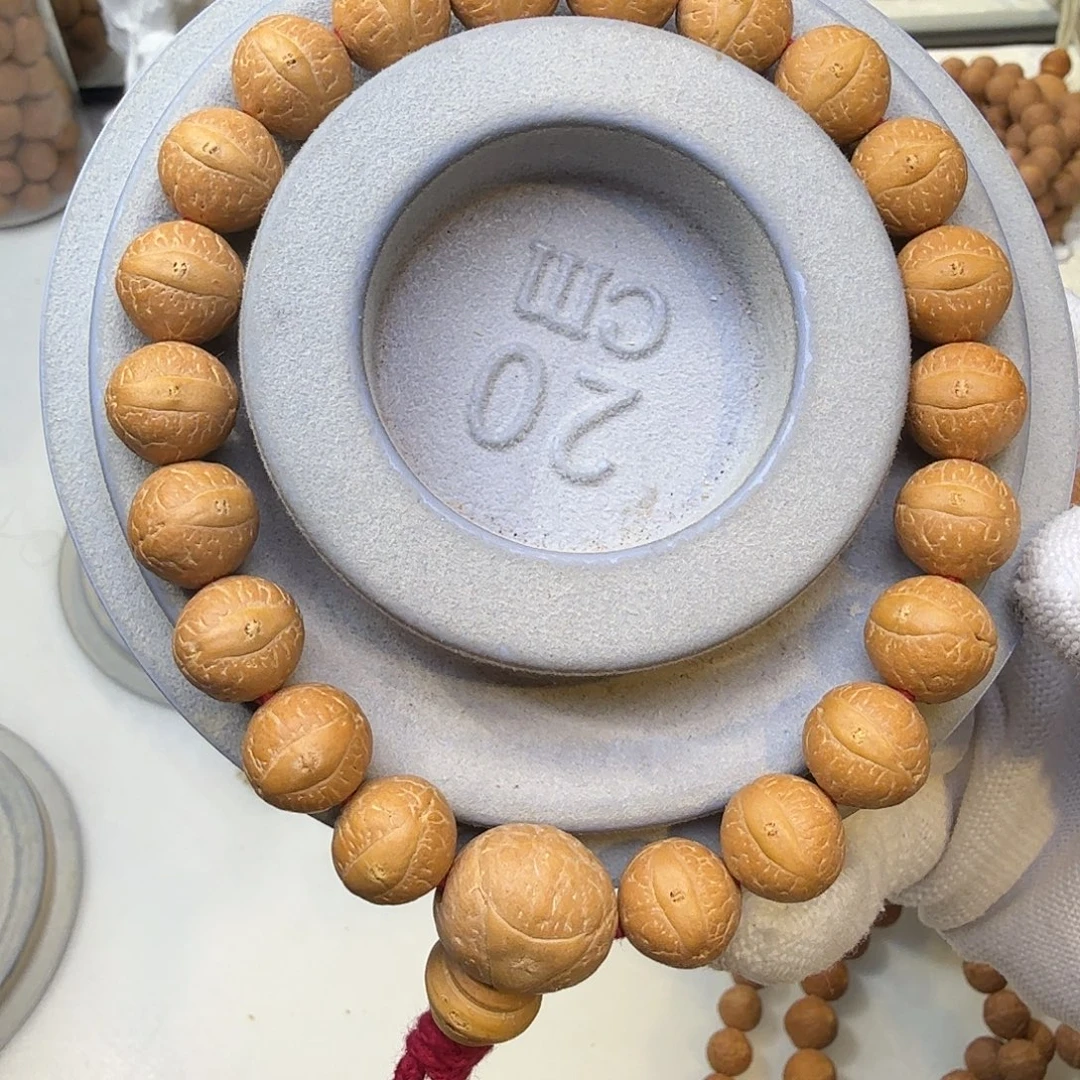 坐***。凤眼菩提吊坠12+高山树