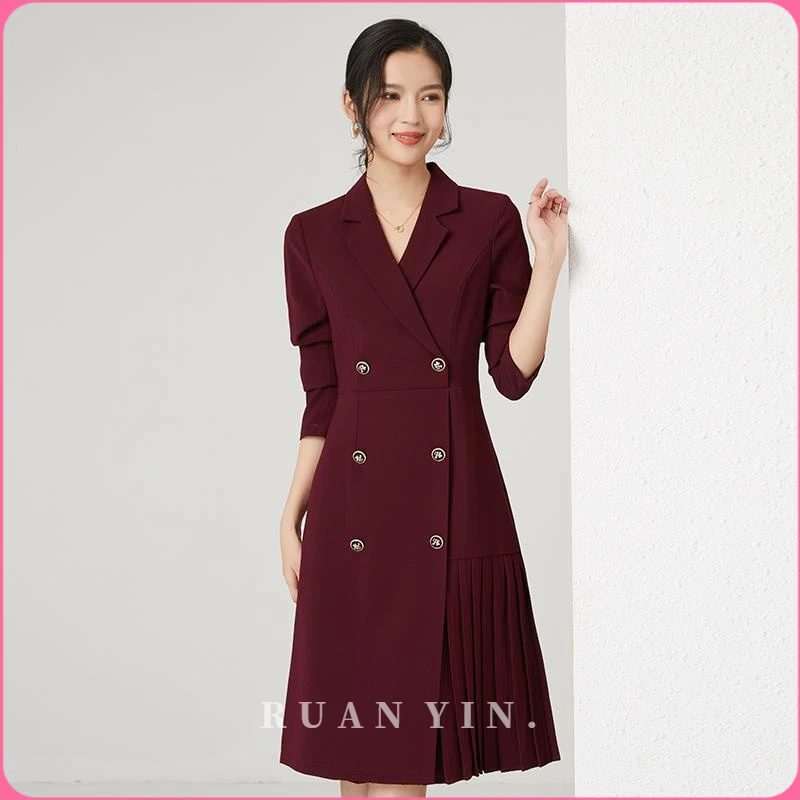 RUAN YIN简约气质通勤西装领收身显瘦酒红色双排扣百褶连衣裙2025