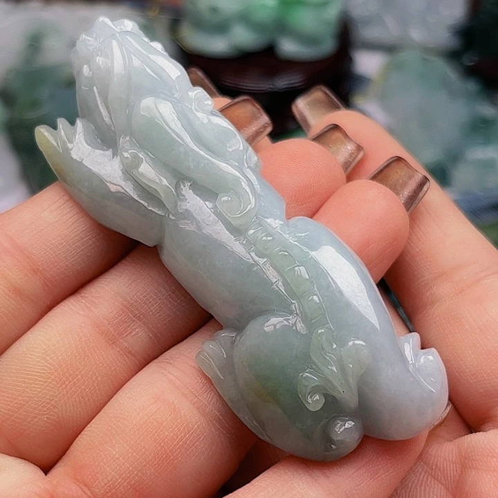 翡翠未镶嵌颈饰挂件