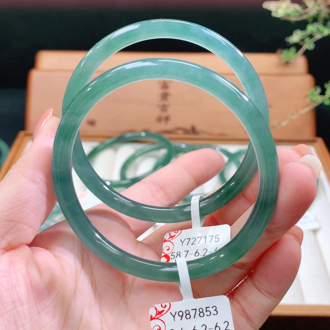 翡翠手镯未镶嵌用****4天然