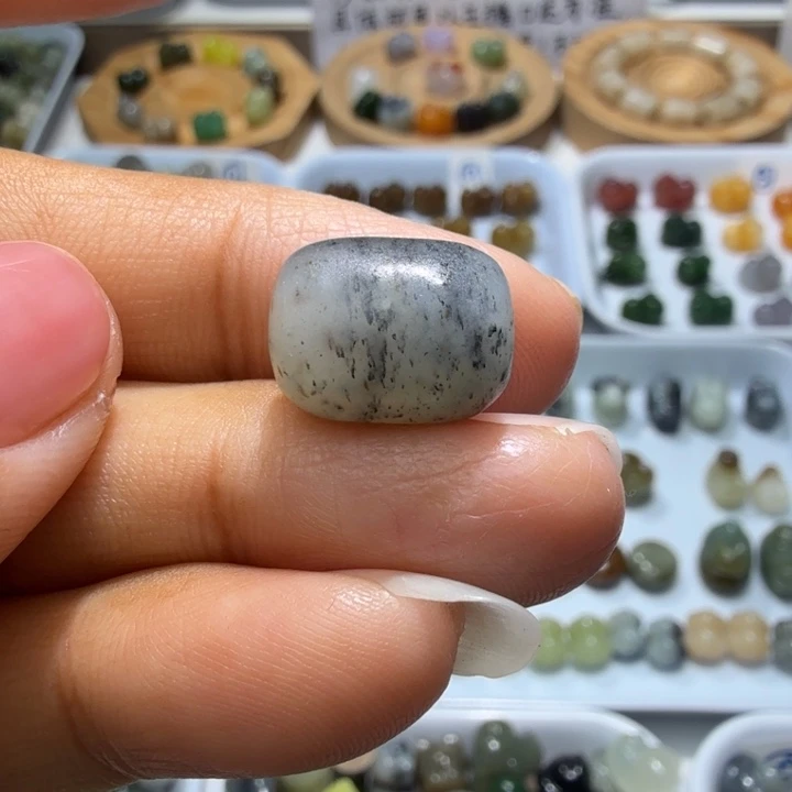 和田玉未镶嵌珠宝奇石