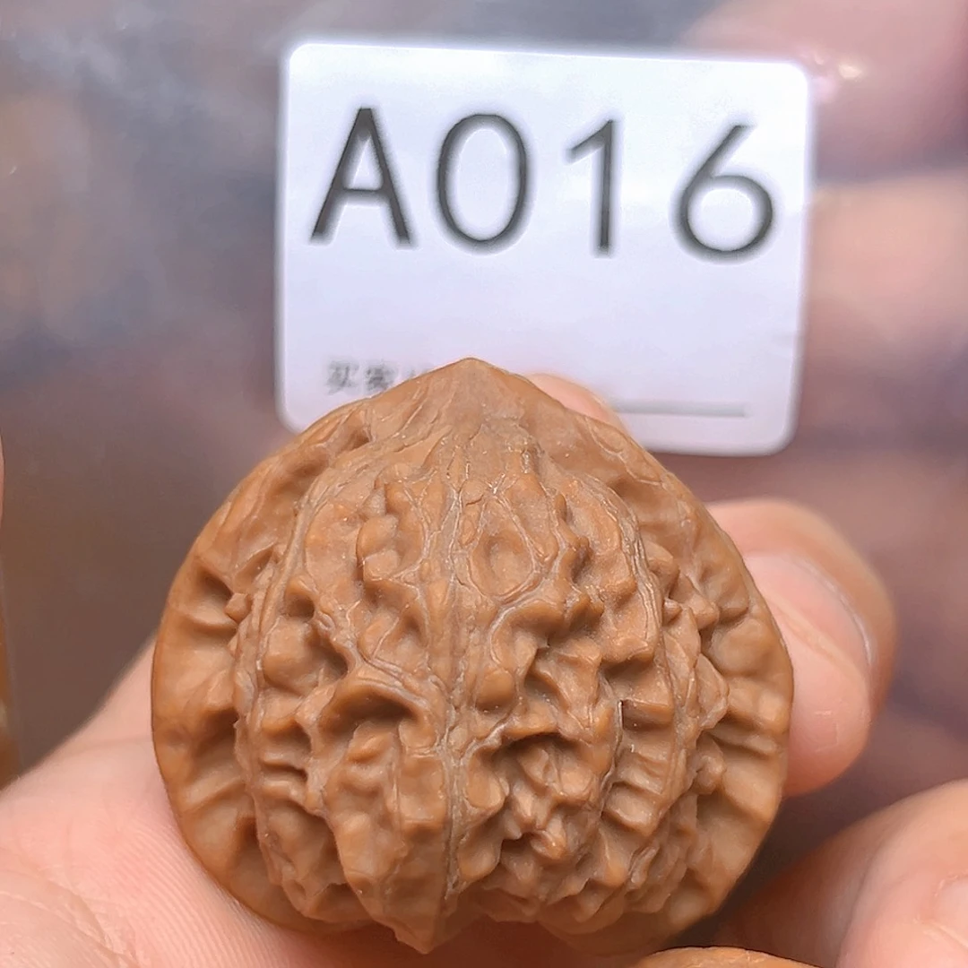文玩核桃吊坠40宫灯