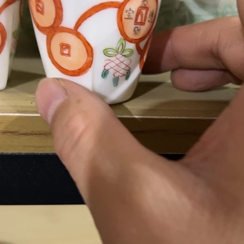 是因为她没有勇气跟他们分开所以你