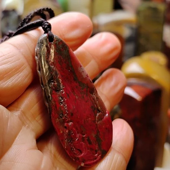 印石昌化石昌化石牛角地鸡血石挂件尺寸进直播看看