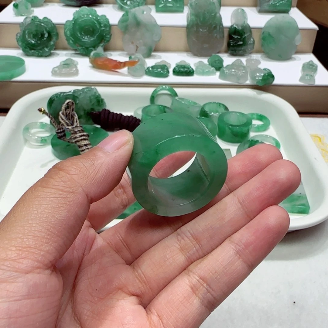 石英质玉（非洲翠）未镶嵌颈饰j**i