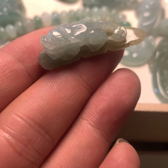 翡翠颈饰未镶嵌翡翠