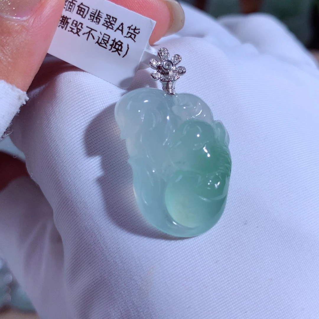 翡翠颈饰18K金镶嵌九尾狐