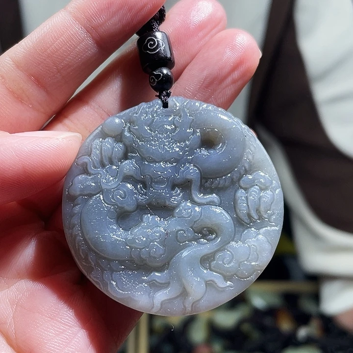 和田玉未镶嵌颈饰多样性