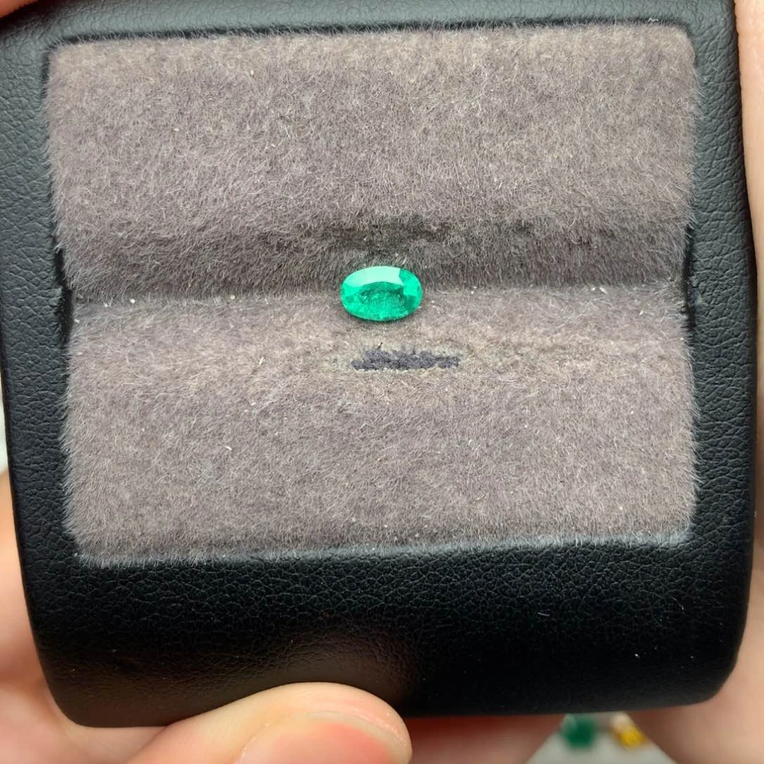 裸石祖母绿4×6天然祖母绿