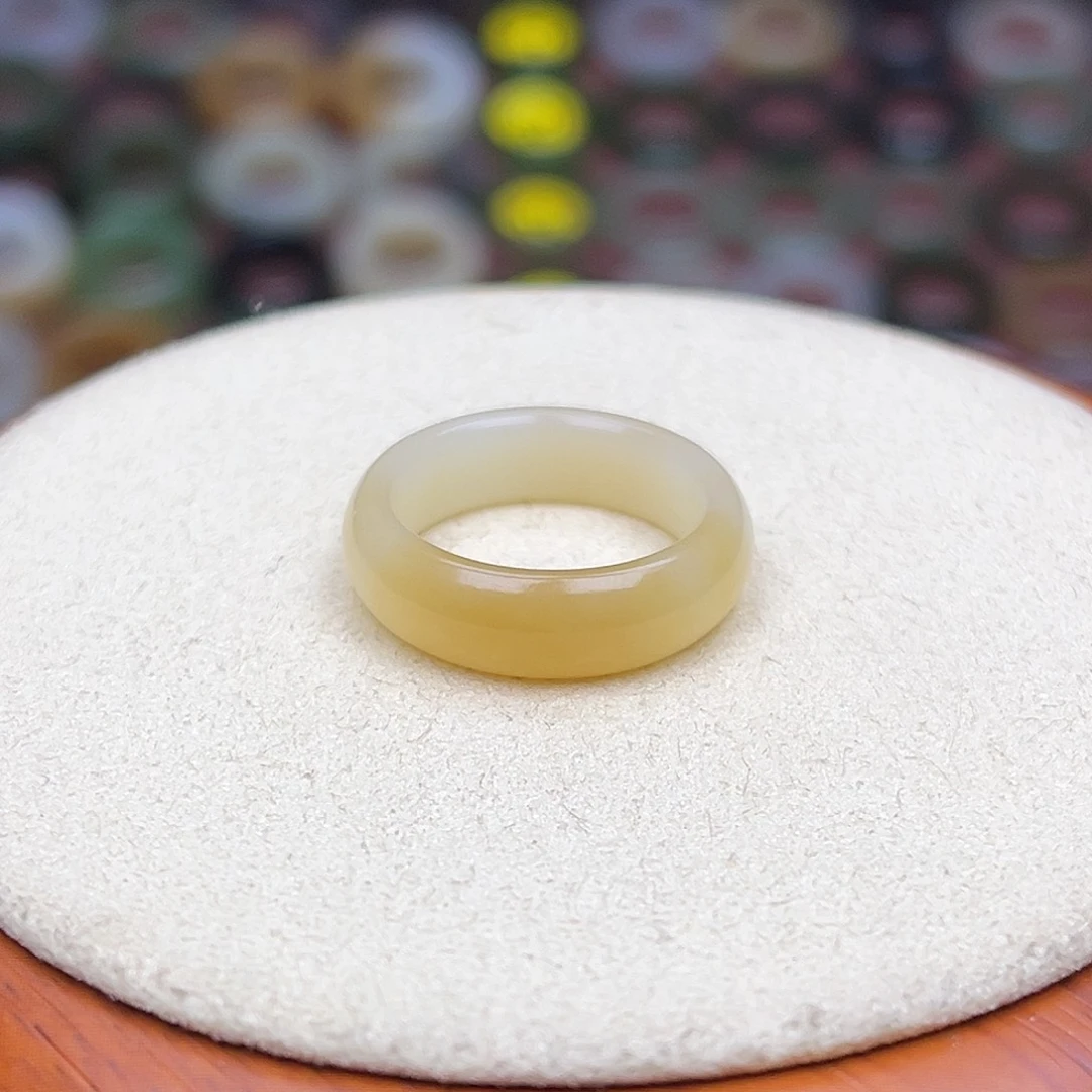 和田玉戒指未镶嵌16.1内径11圈蜜糖