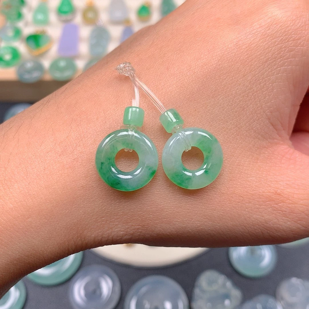 吊坠(赠链)未镶嵌翡翠