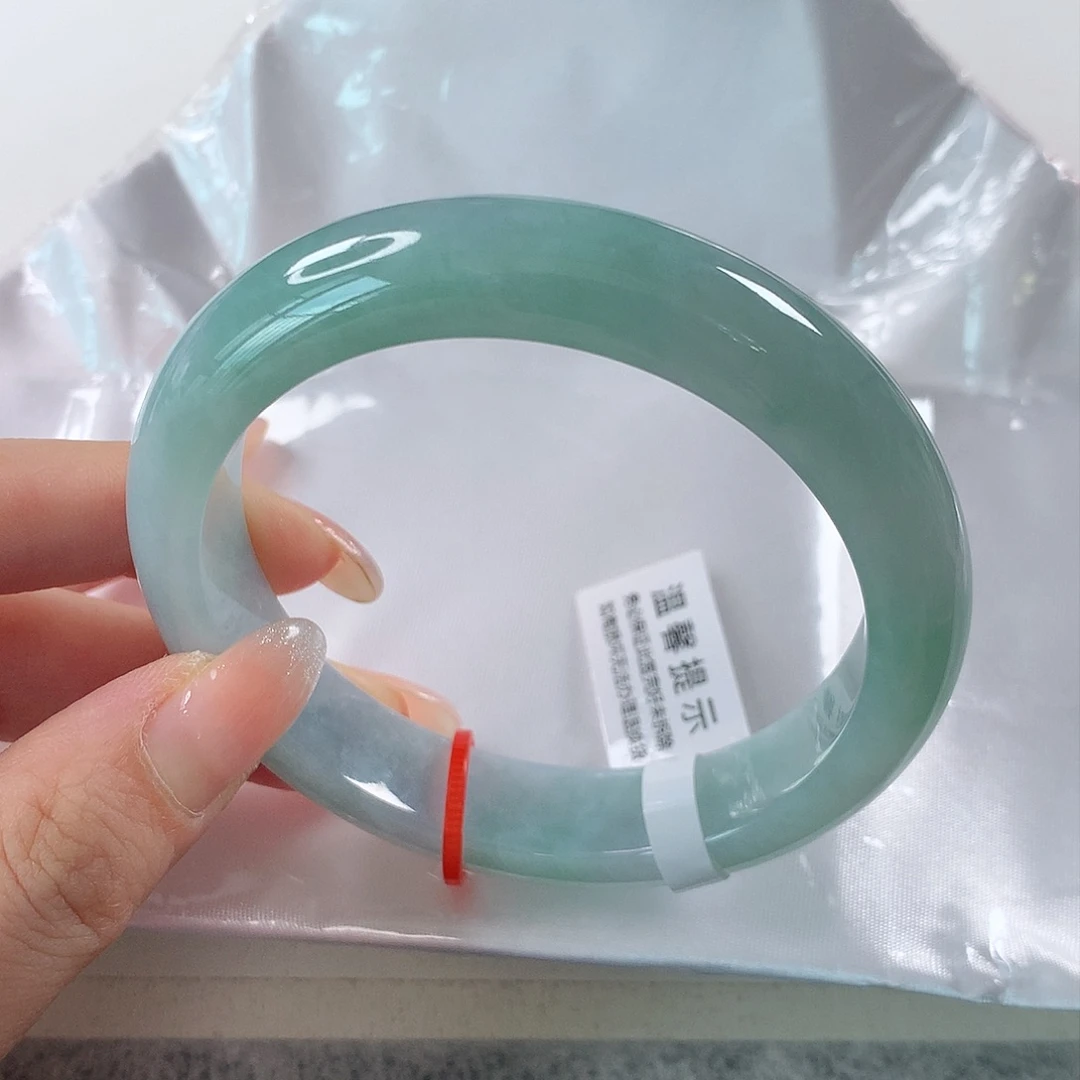翡翠手镯未镶嵌 正圈①③①