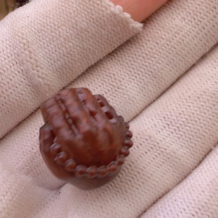 木海南红降满纹佛手雕刻