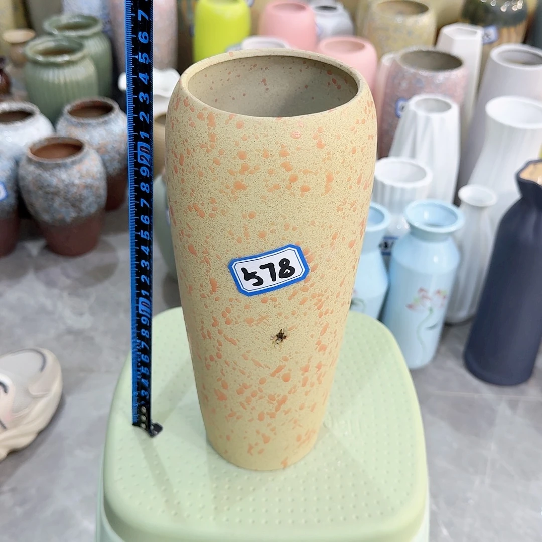 578号陶瓷高25厘米瑕疵一个