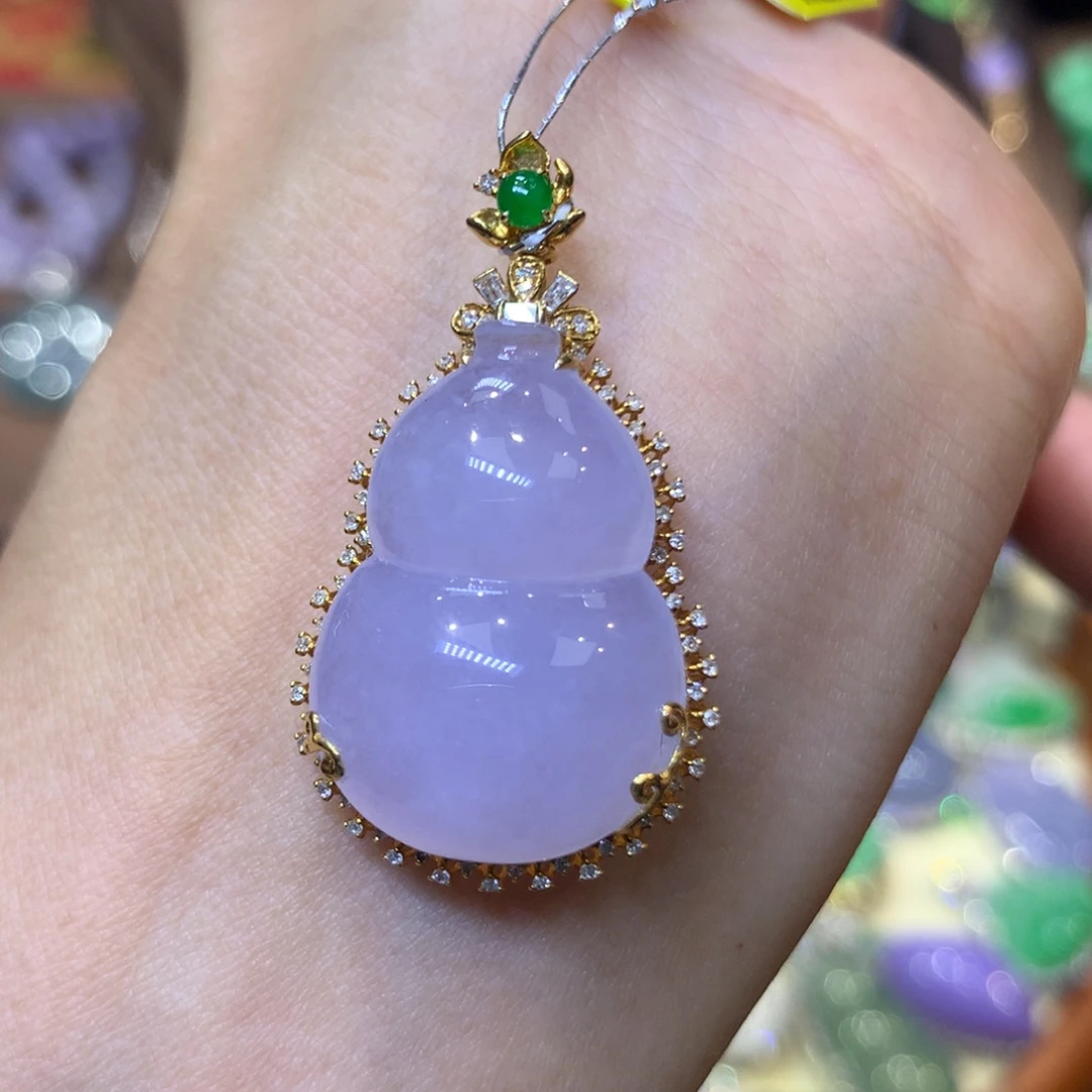 颈饰18K金镶嵌翡翠