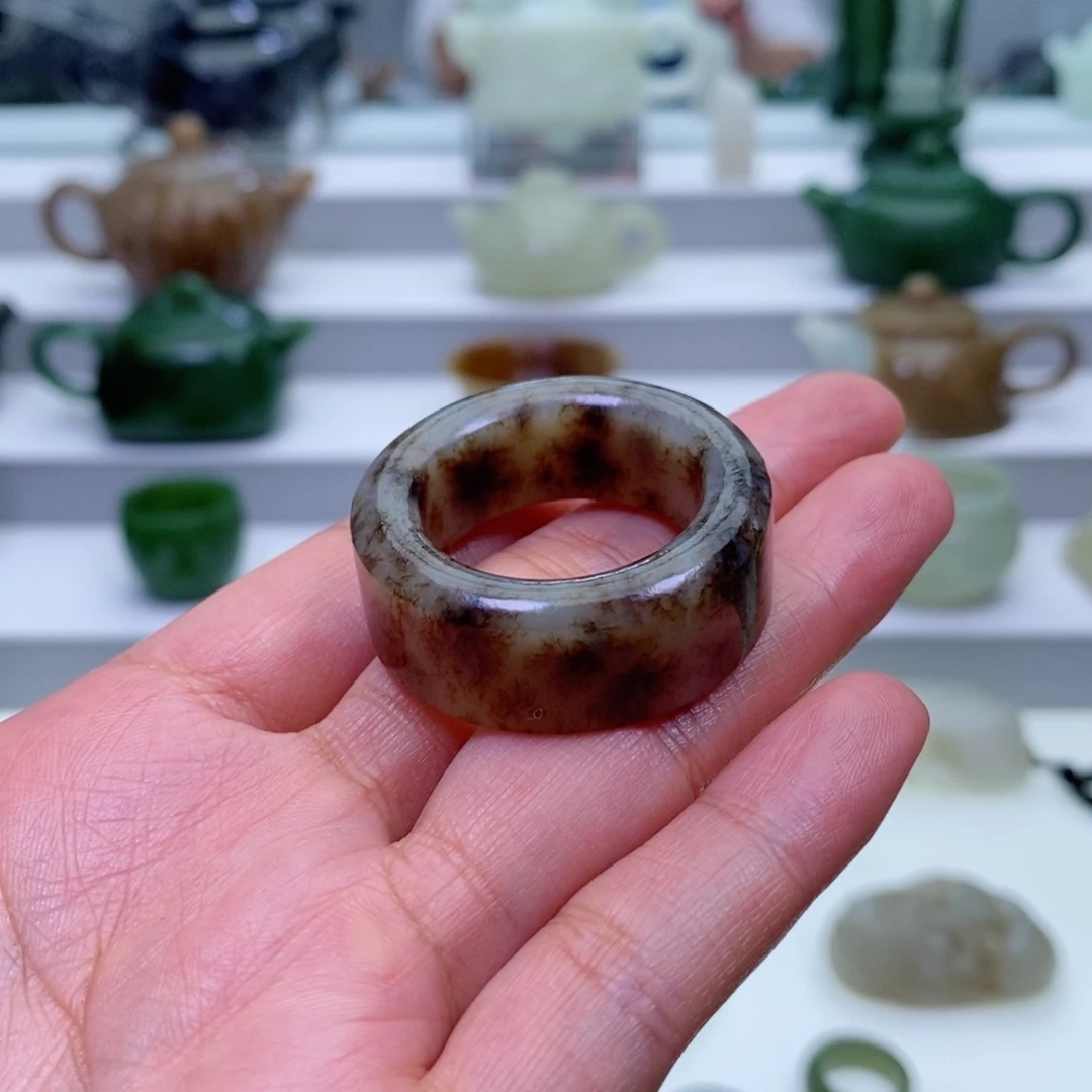和田玉未镶嵌摆件扳指