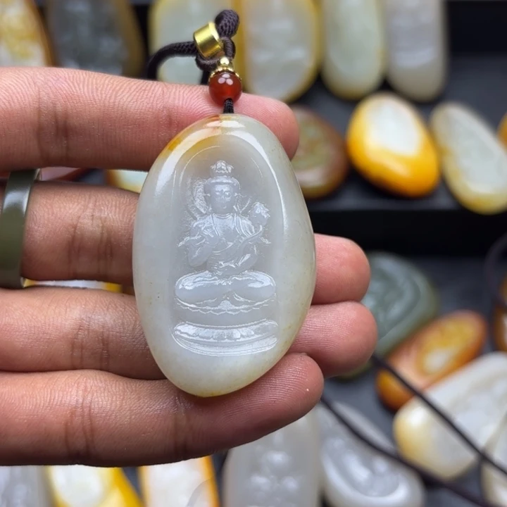 和田玉未镶嵌颈饰天****路