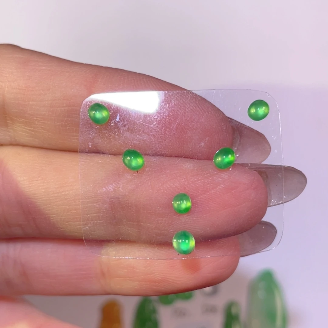 翡翠未镶嵌颈饰裸石