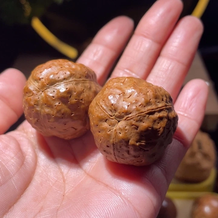 桃核把件三瓣金刚菩提手捻