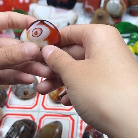 玛瑙/玉髓颈饰未镶嵌