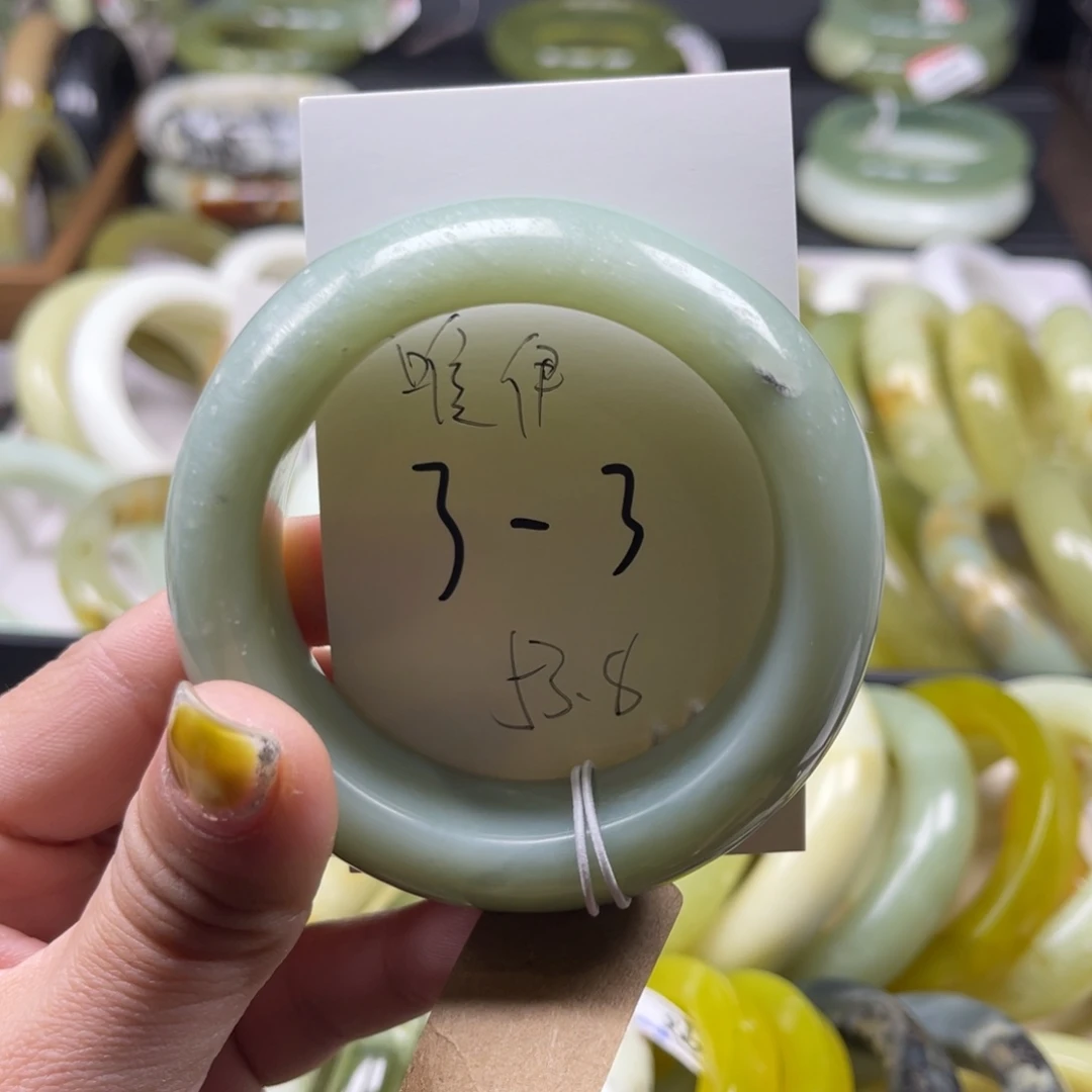 唯***豁蛇纹石玉未镶嵌手镯