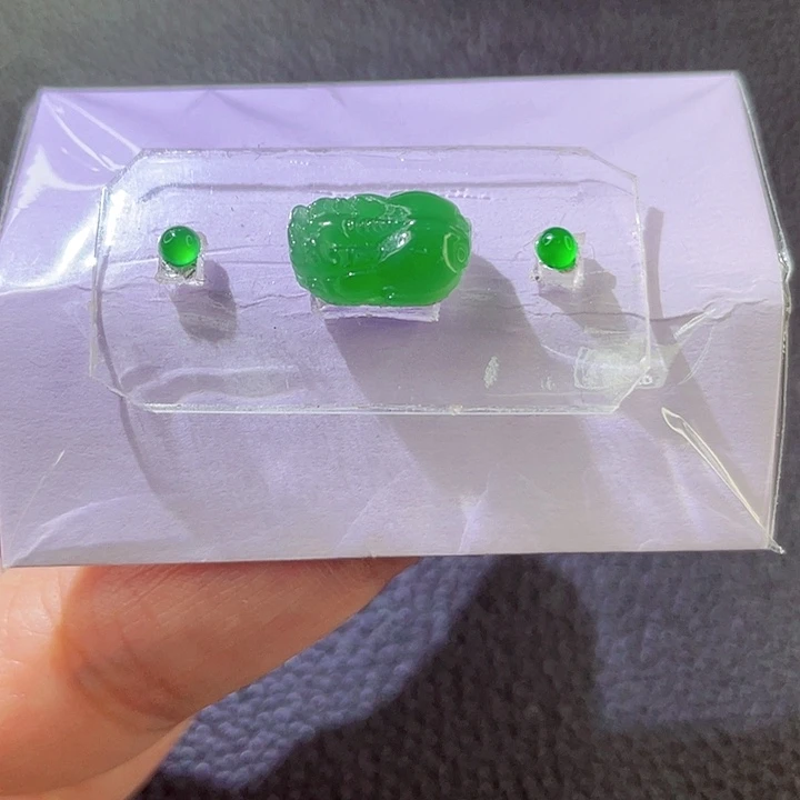 定制翡翠未镶嵌翡翠