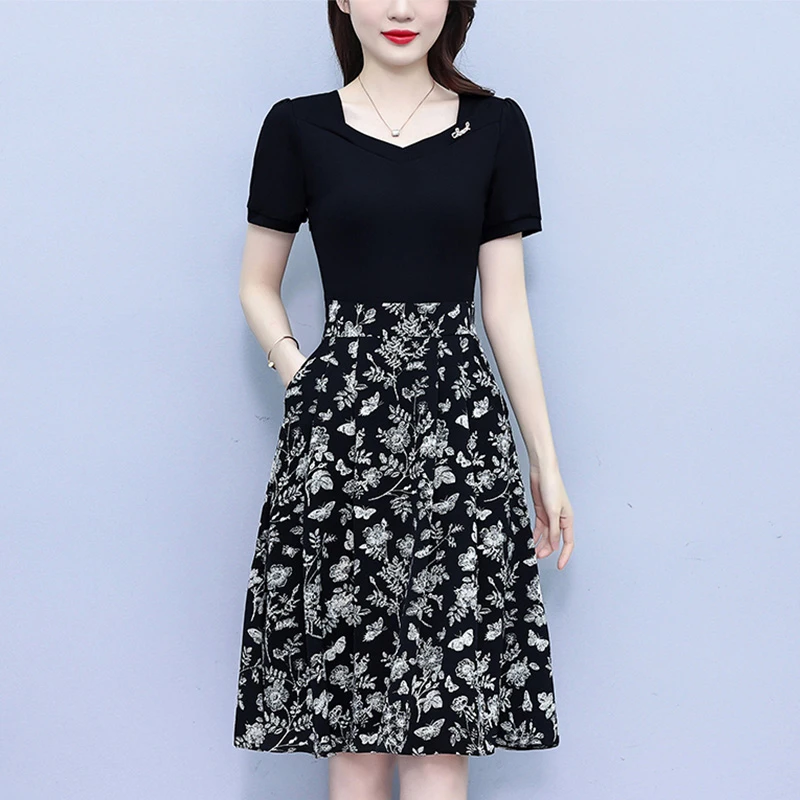 妈妈修身短袖连衣裙女夏季2025新款假两件遮肚中长款碎花裙子