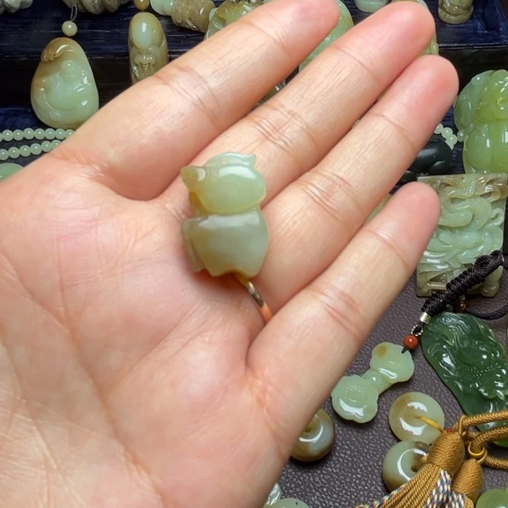 岫岩老玉（透闪石质玉）未镶嵌挂件
