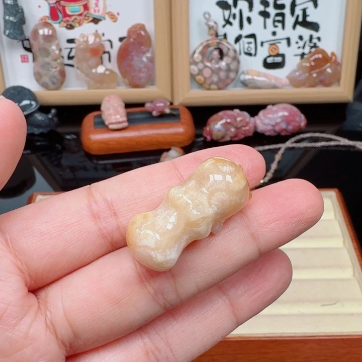 硅化玉合金颈饰。。