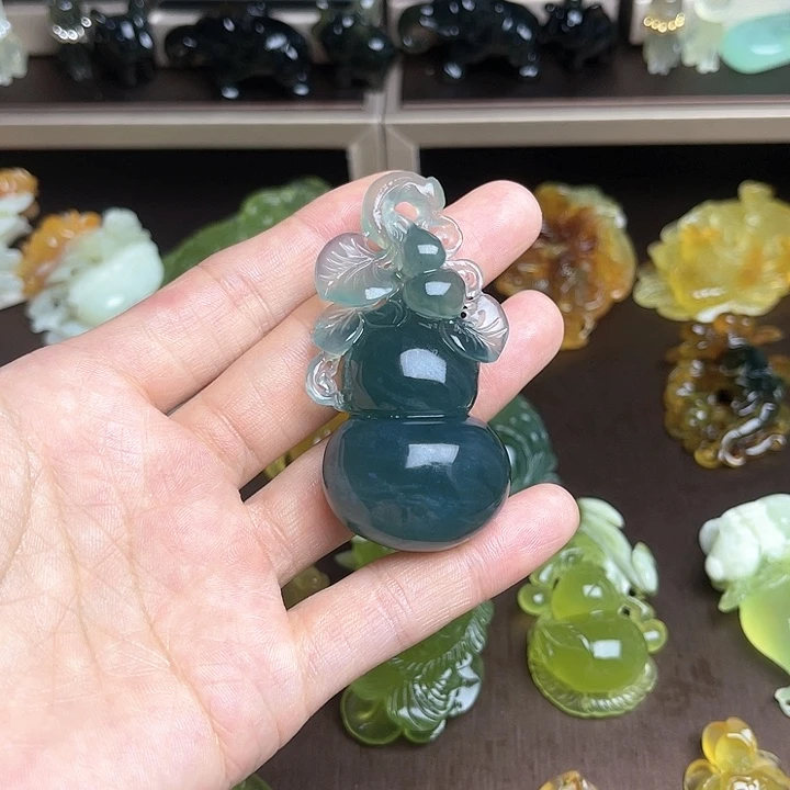 蛇纹石玉颈饰未镶嵌煎*