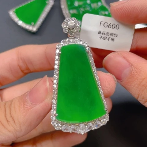【闪购商品】颈饰银S925镶嵌翡翠翡翠