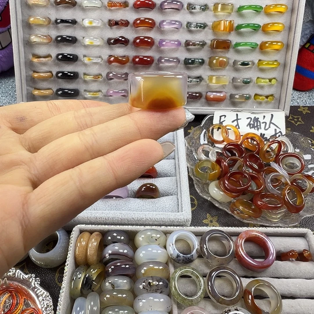 玛瑙/玉髓未镶嵌戒圈A21不退换18.6港20福利