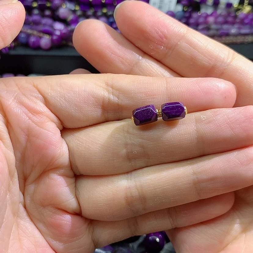 【闪购商品】18K金镶嵌苏纪石（舒俱来）耳钉