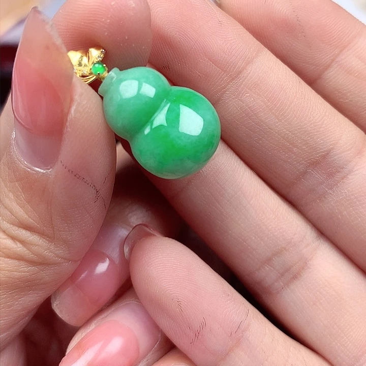 翡翠颈饰18K金镶嵌翡翠