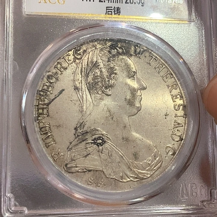 聚***塔银Ag900如图一个银币