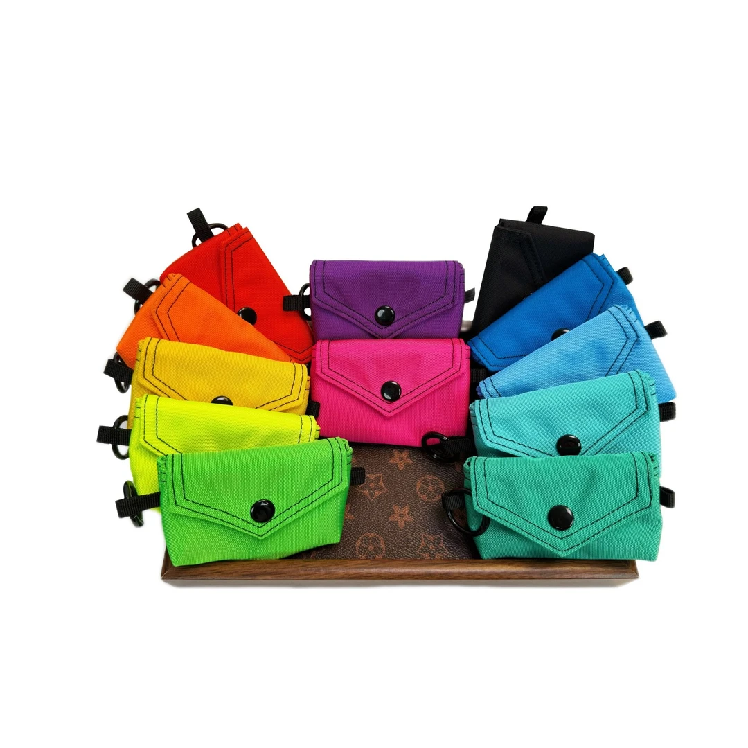 九九月设计师款2025ins男士卡包韩版简约小包包绝美便携