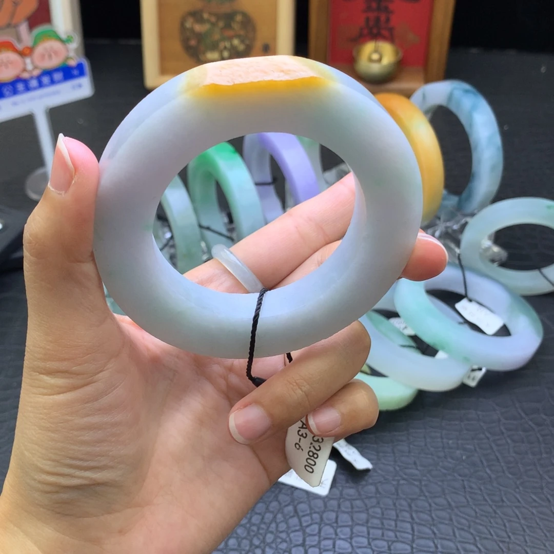 定制翡翠未镶嵌翡翠手镯