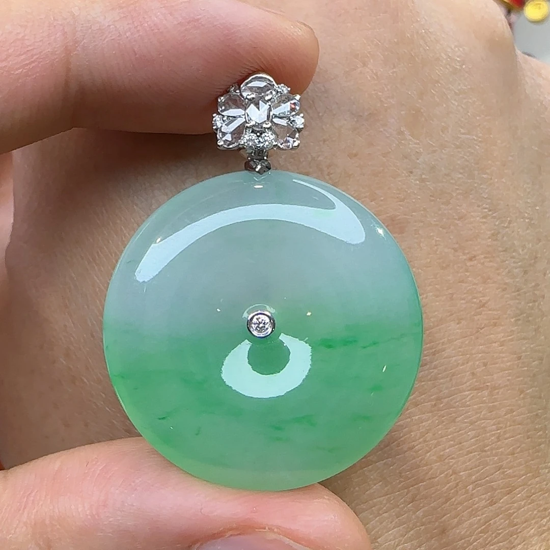 颈饰18K金镶嵌翡翠天然翡翠