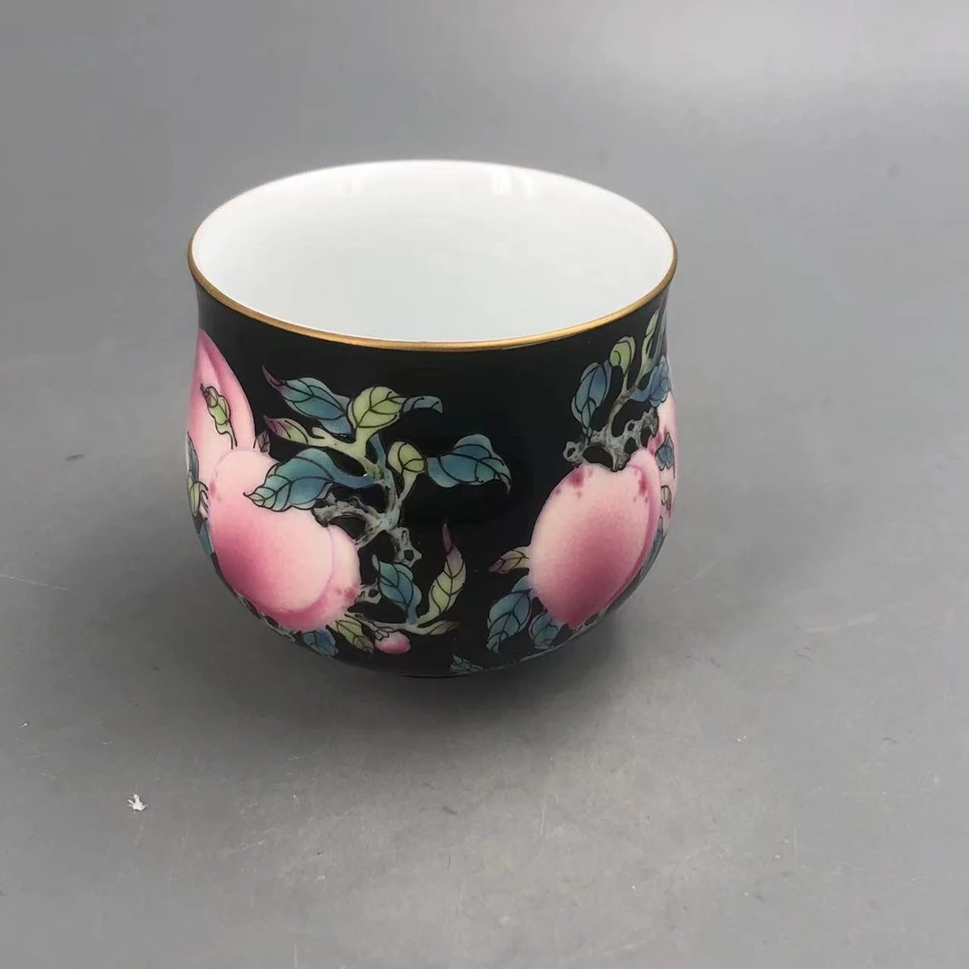 CL-C4698黑地粉彩五桃小杯