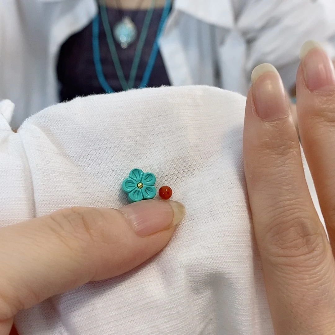 南红玛瑙未镶嵌珠宝奇石