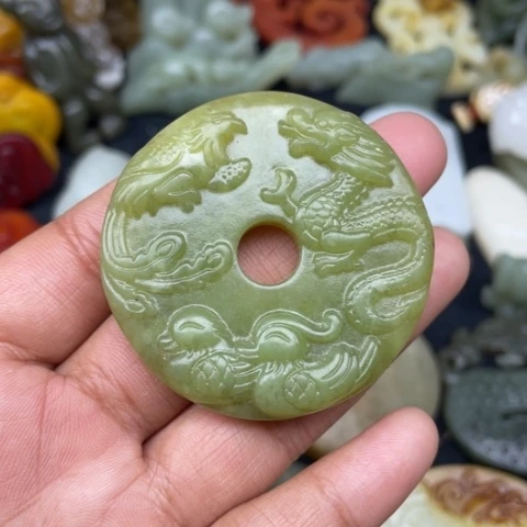 蛇纹石玉颈饰未镶嵌11