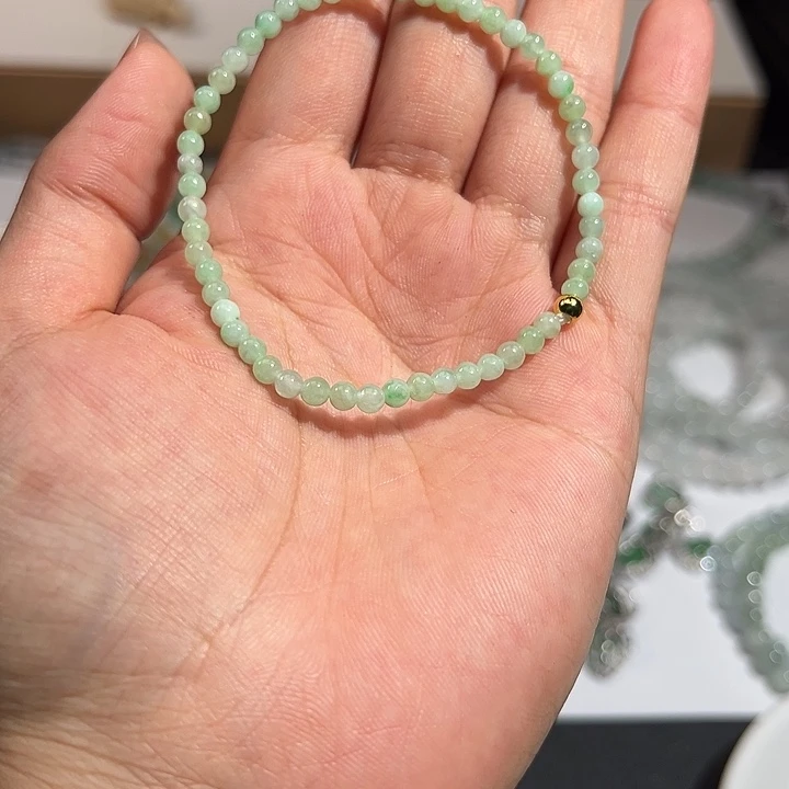 翡翠未镶嵌手链翡翠材质